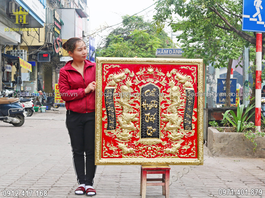 Treo tấm cửu huyền thất tổ mang đến sự sang trọng cho kh&ocirc;ng gian thờ c&uacute;ng